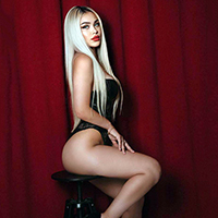 Traumfrau Katalina Sie Sucht Ihn für Gesichtsbesamung bei der Agentur Escort Duisburg